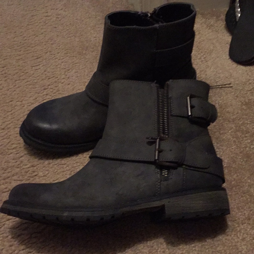 Roxy boots size 8